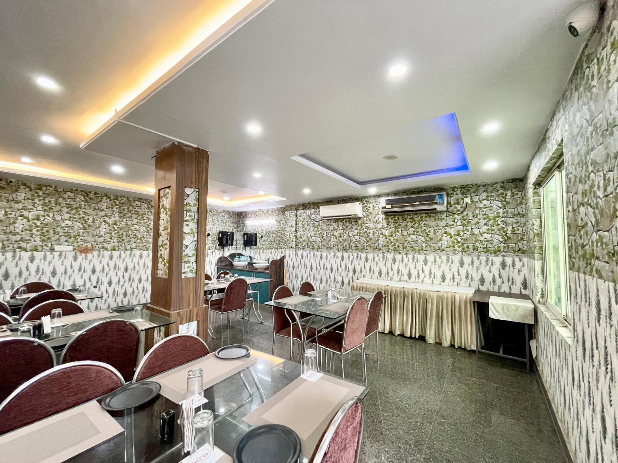 Hotel Trends In Puri Esterno foto