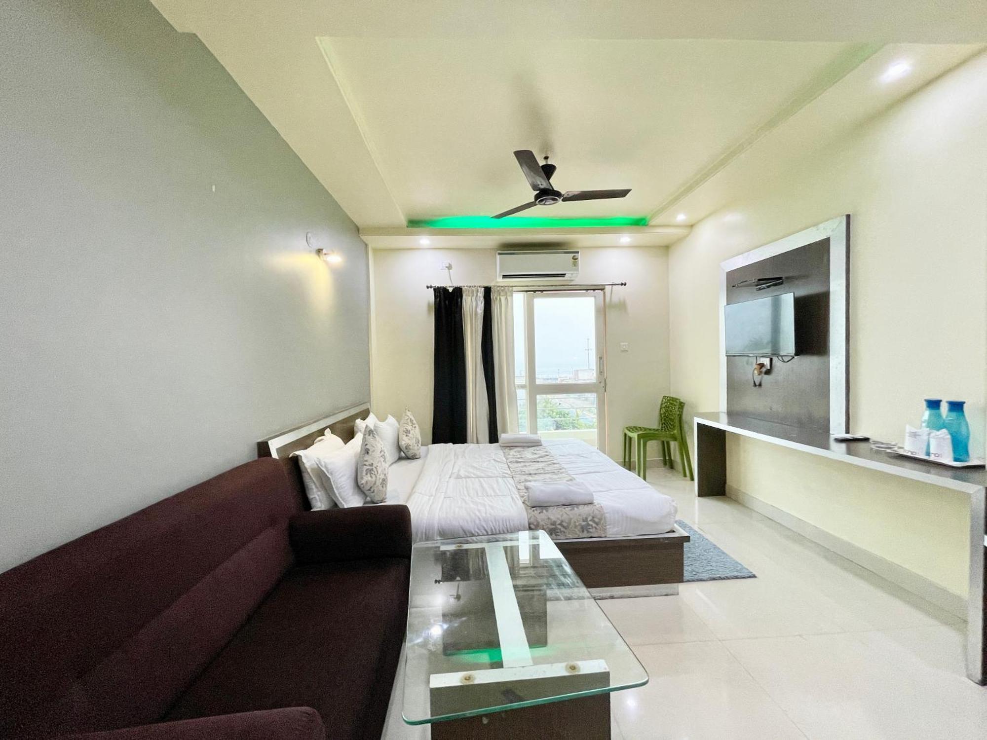 Hotel Trends In Puri Esterno foto