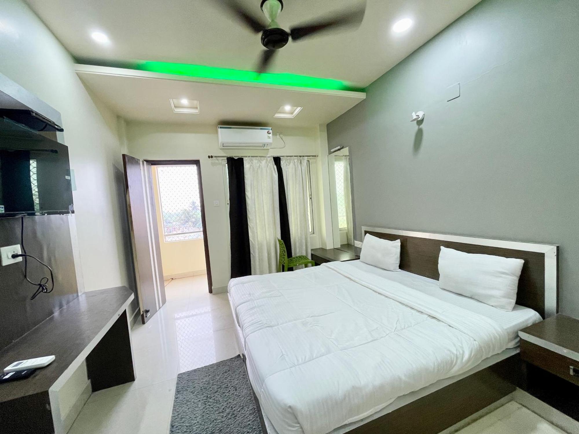 Hotel Trends In Puri Esterno foto