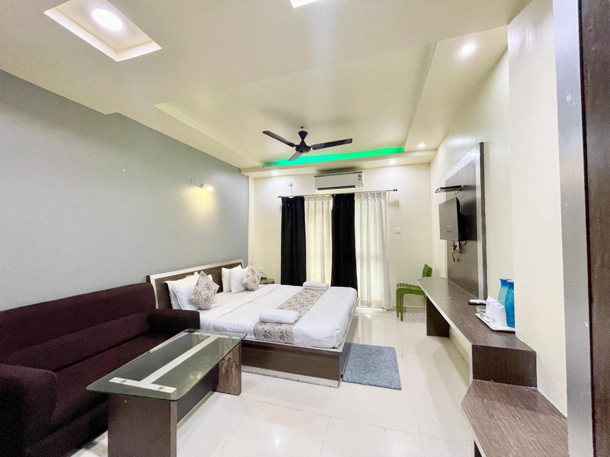 Hotel Trends In Puri Esterno foto