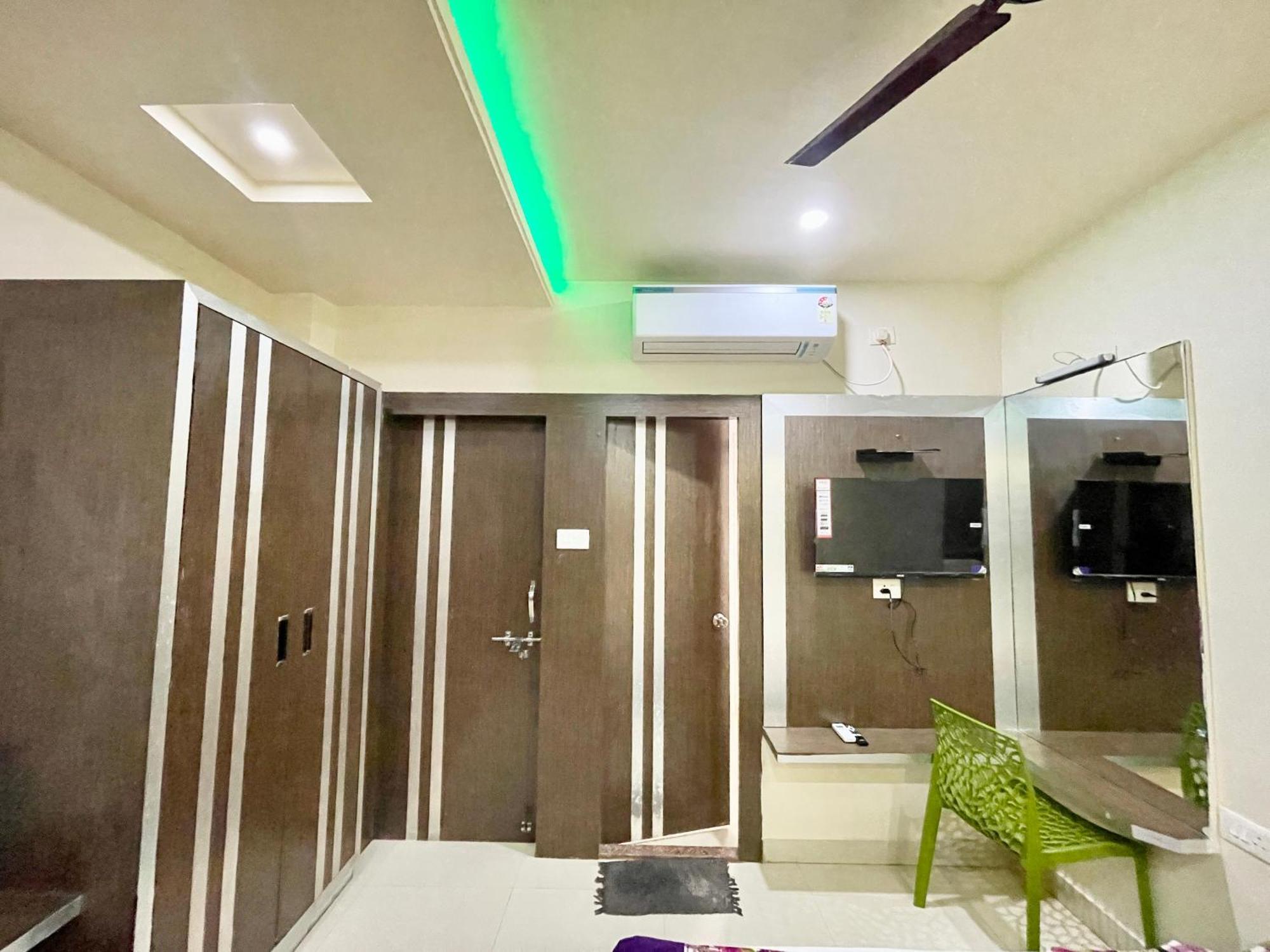 Hotel Trends In Puri Esterno foto