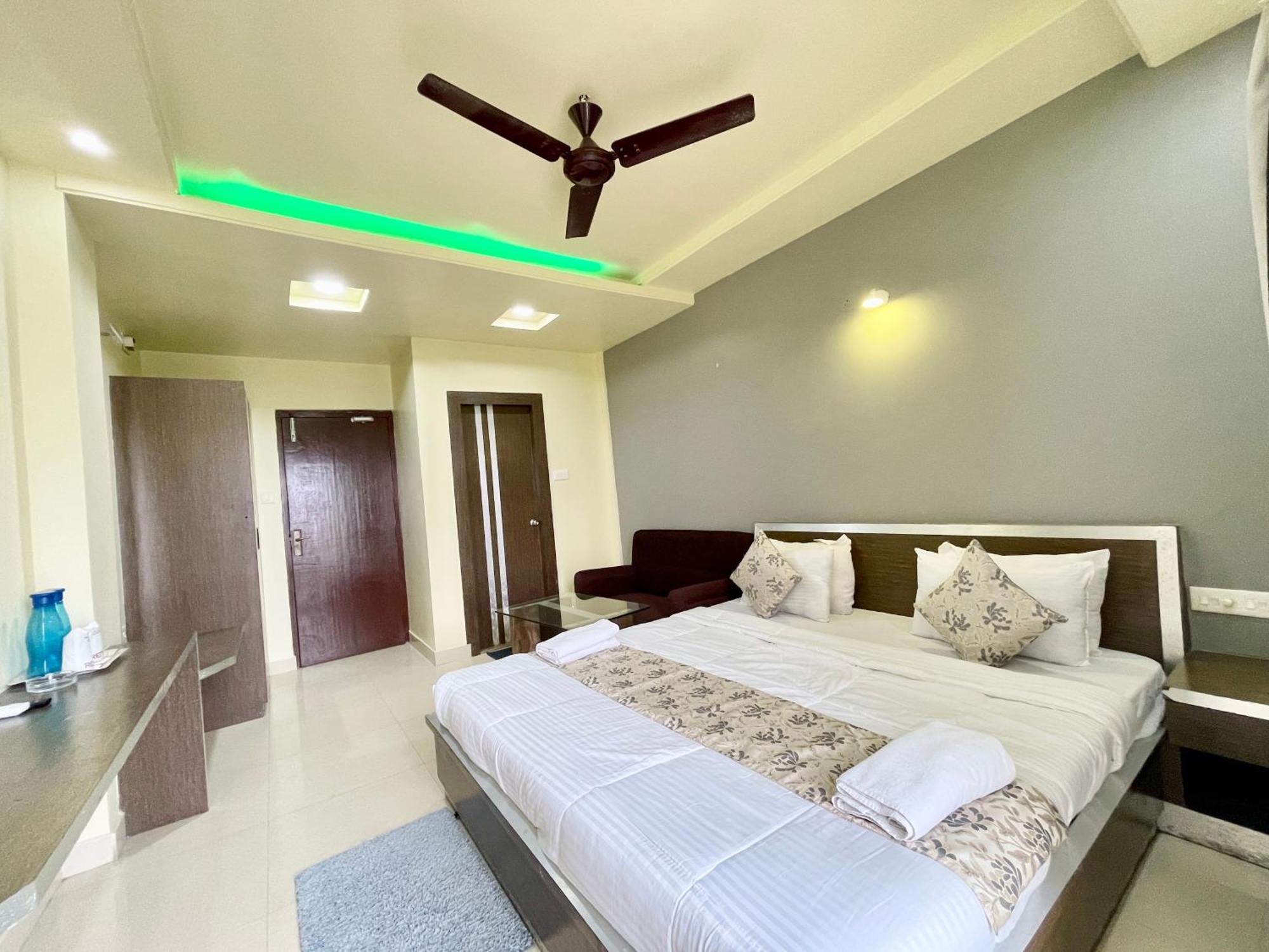 Hotel Trends In Puri Esterno foto