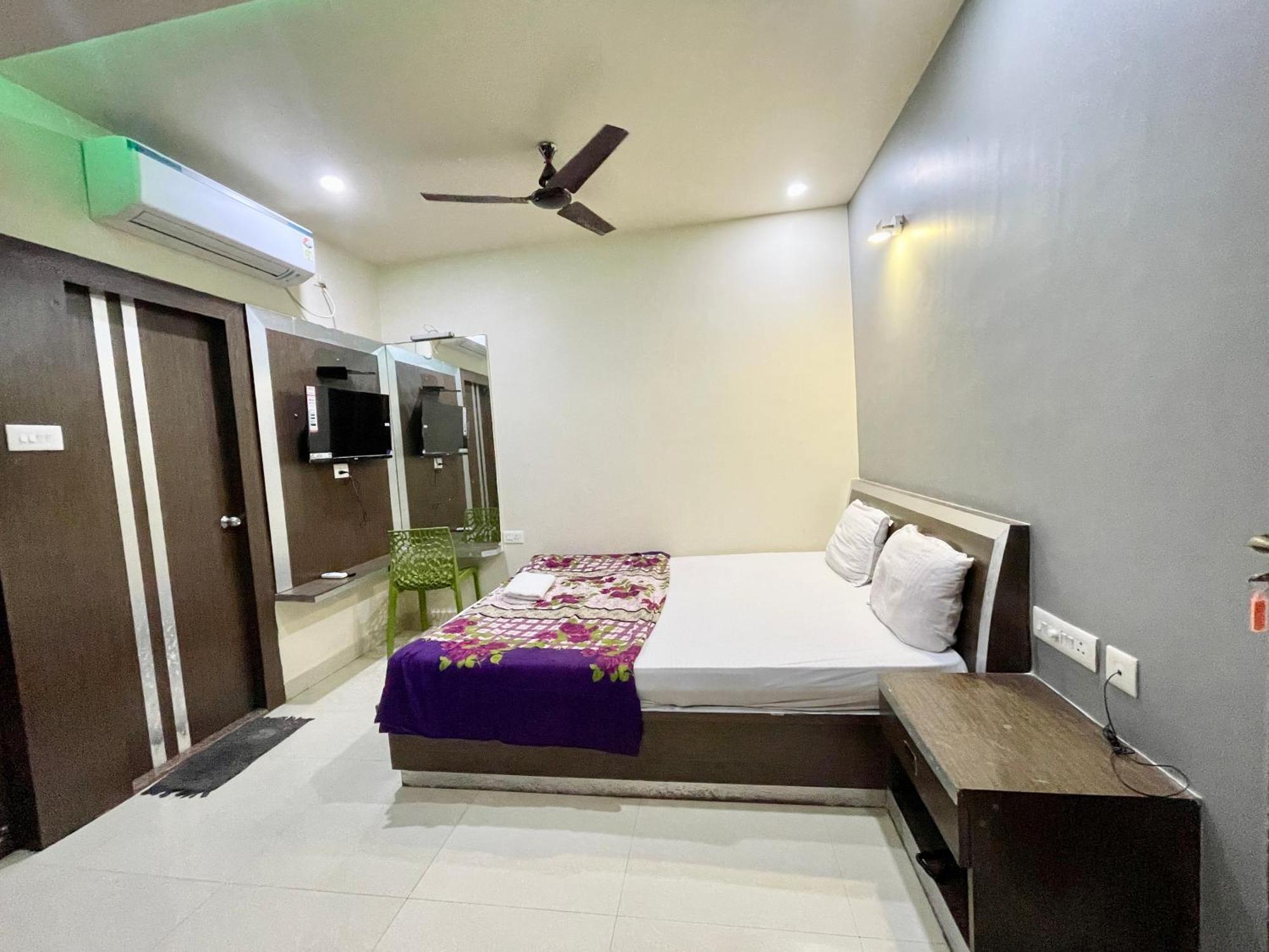 Hotel Trends In Puri Esterno foto