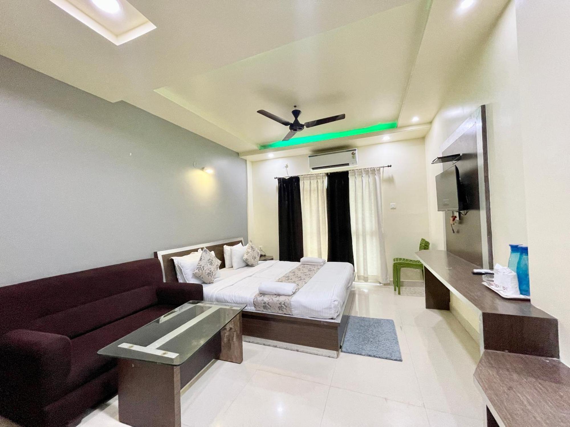 Hotel Trends In Puri Esterno foto