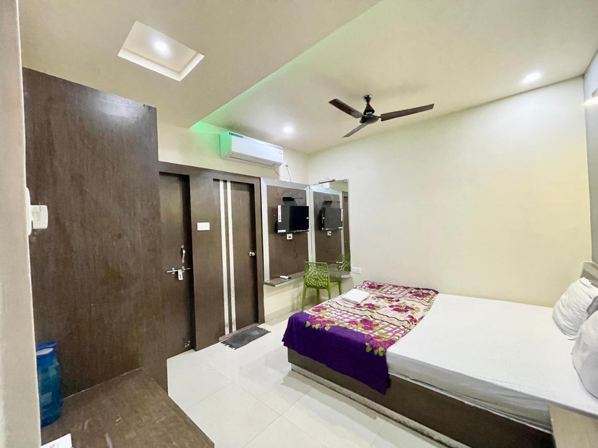 Hotel Trends In Puri Esterno foto