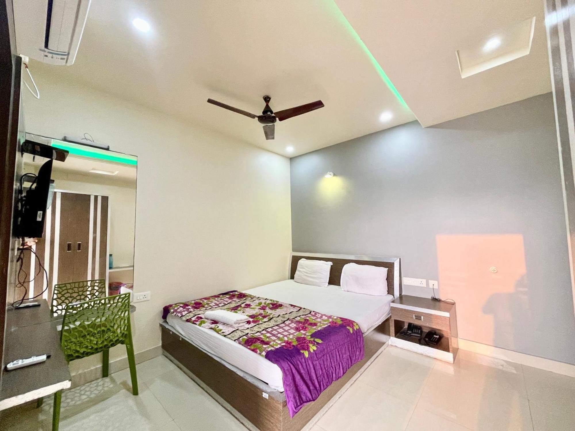 Hotel Trends In Puri Esterno foto