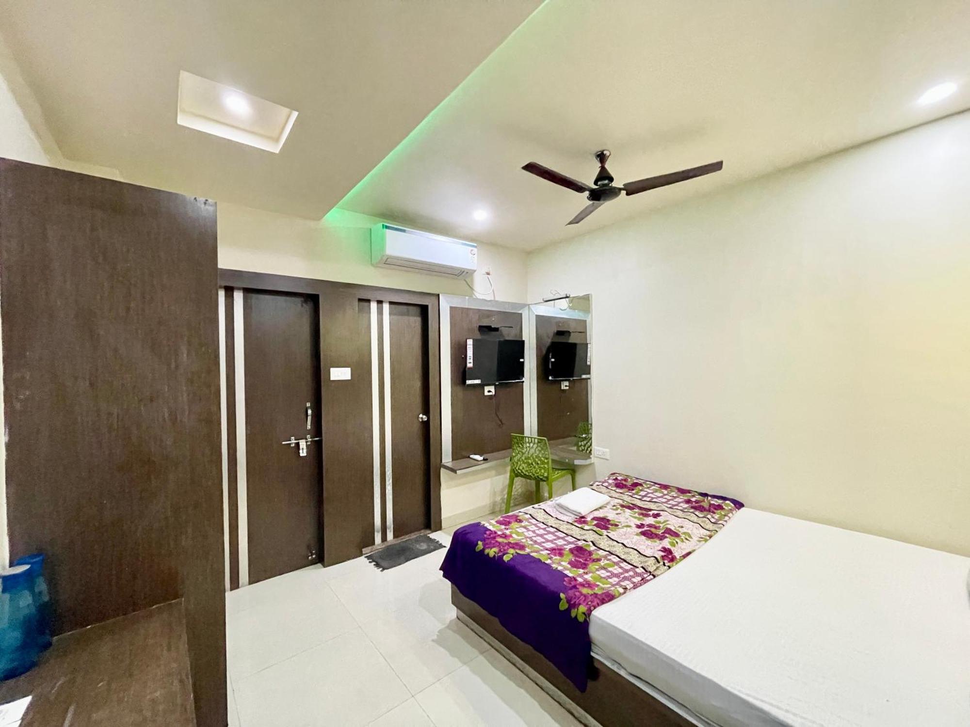 Hotel Trends In Puri Esterno foto