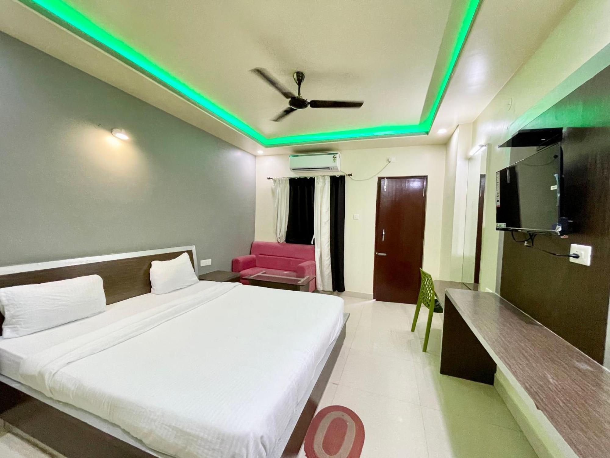 Hotel Trends In Puri Esterno foto
